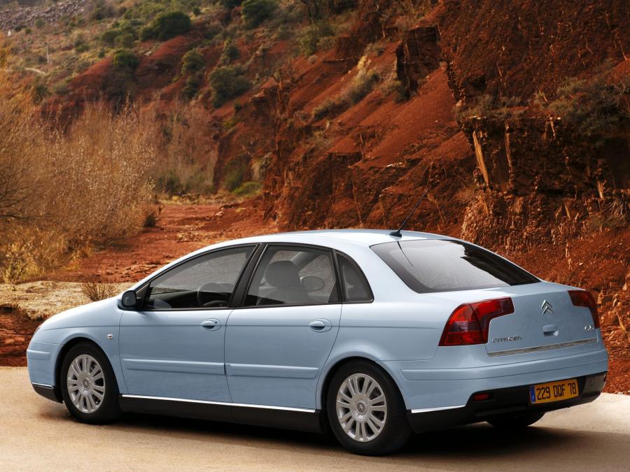  Citroen C5 HDi TwinTurbo 2004 года  (фото 9 из 16)
